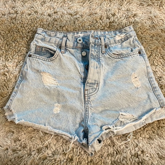 Zara high rise distressed Jean shorts 0 - Picture 1 of 3